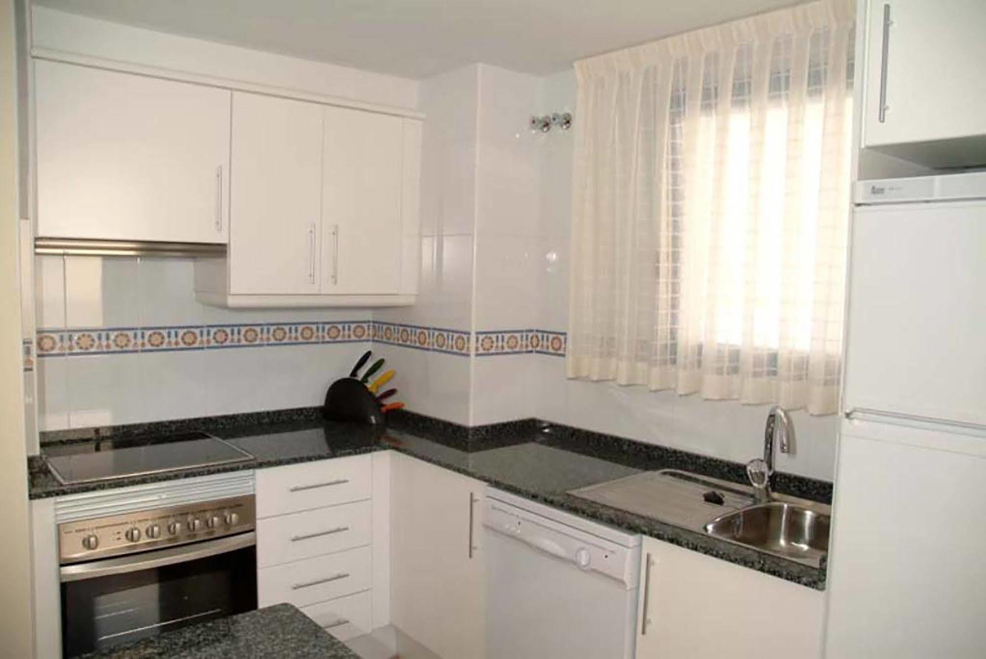 Victoria Beach Apartments Калпе Екстериор снимка