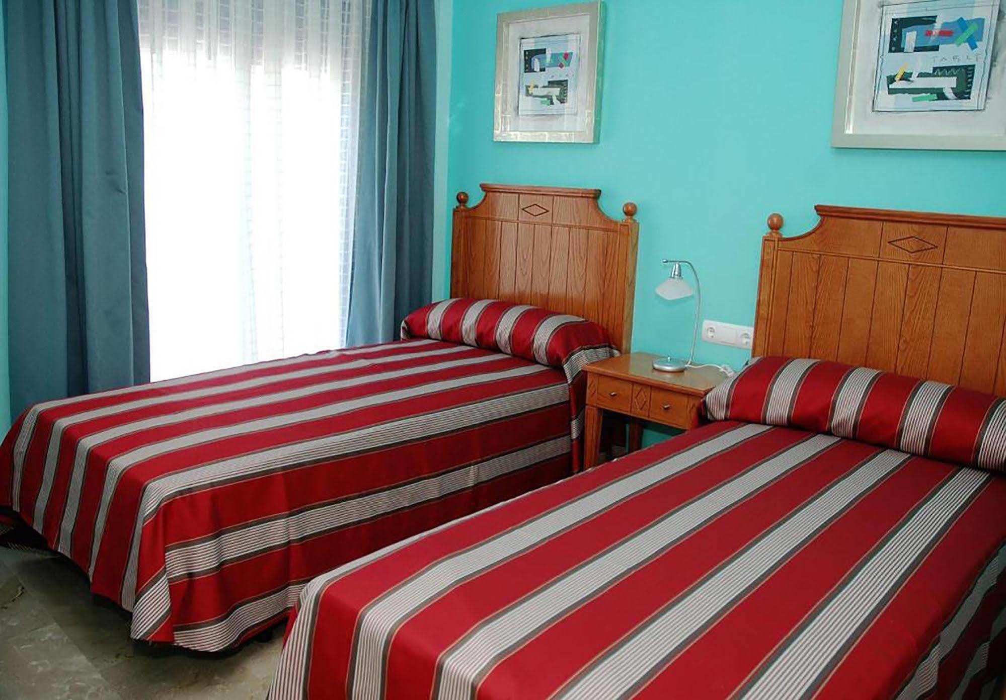 Victoria Beach Apartments Калпе Екстериор снимка