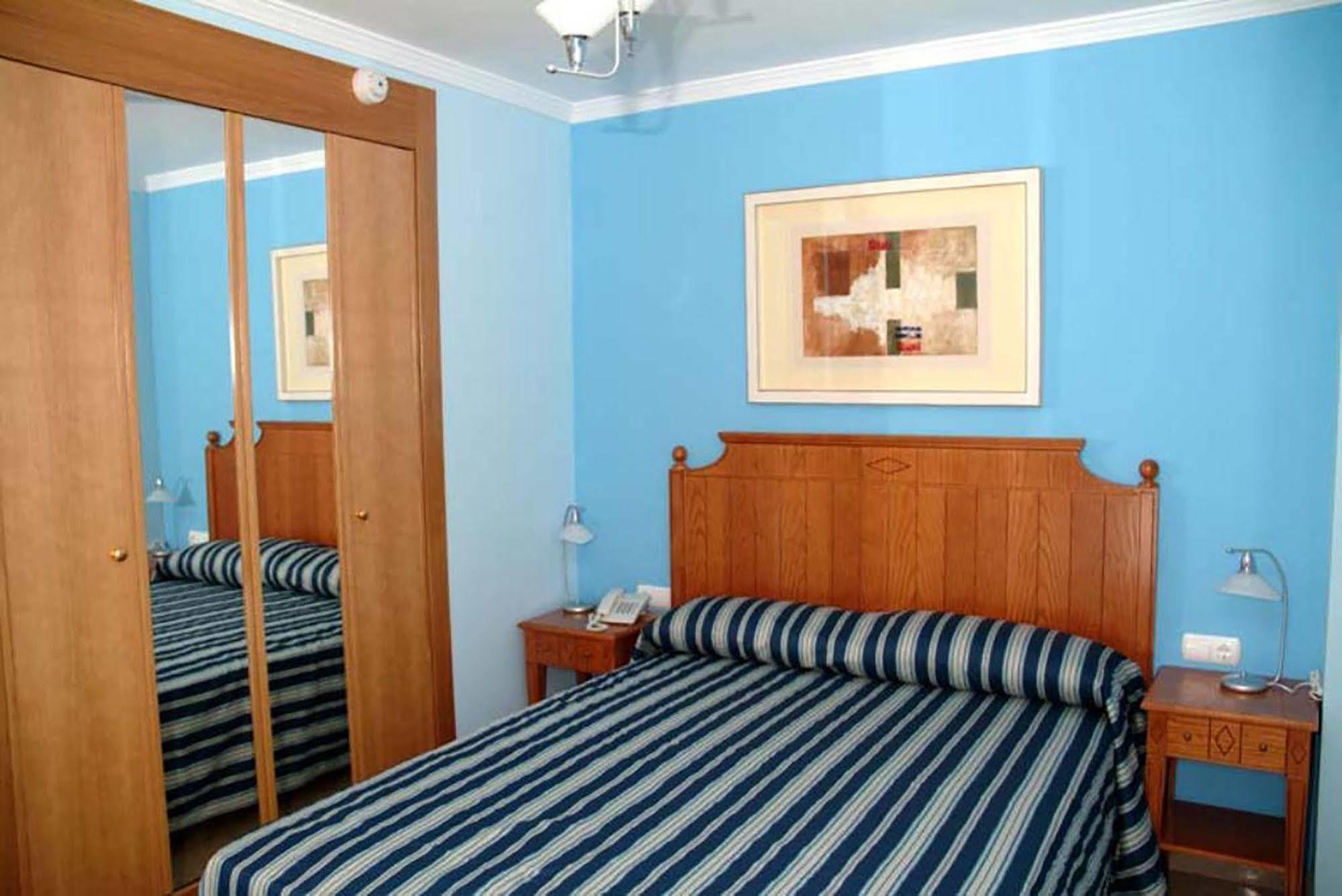 Victoria Beach Apartments Калпе Екстериор снимка